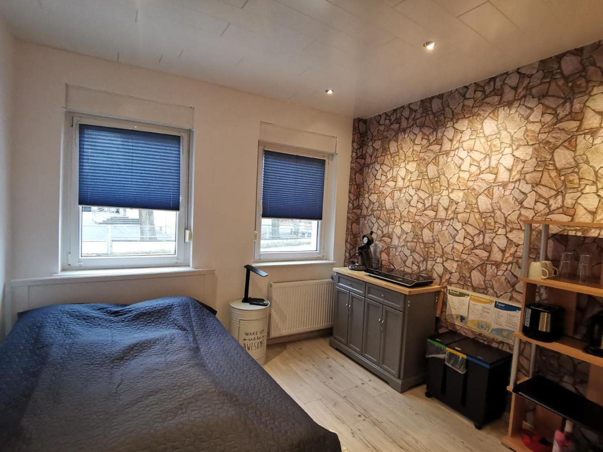 Gemuetliches Zimmer Mit Eigenem Bad Und Kueche Swisttal Exterior photo